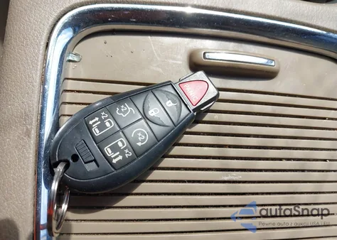 2014 Chrysler Town & Country Touring-L z USA, uszkodzony, nr VIN 2C4RC1CG8ER374298